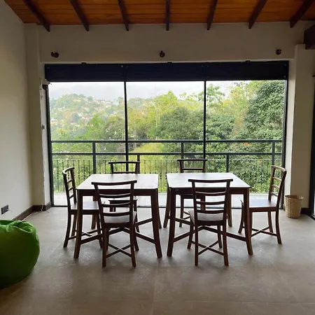 Lush Breeze Hotel Kandy Exterior photo