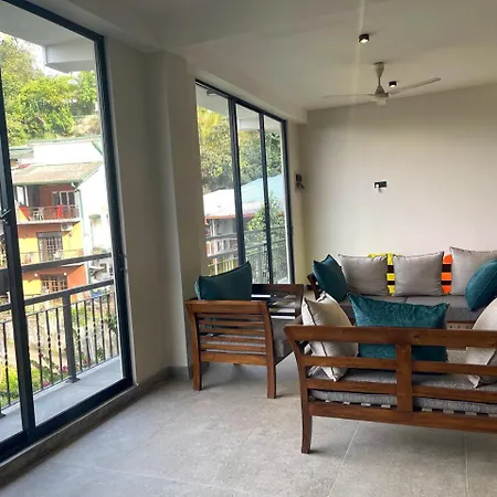 Lush Breeze Hotel Kandy Exterior photo