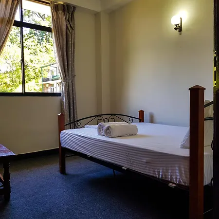 Lush Breeze Hotel Kandy Exterior photo